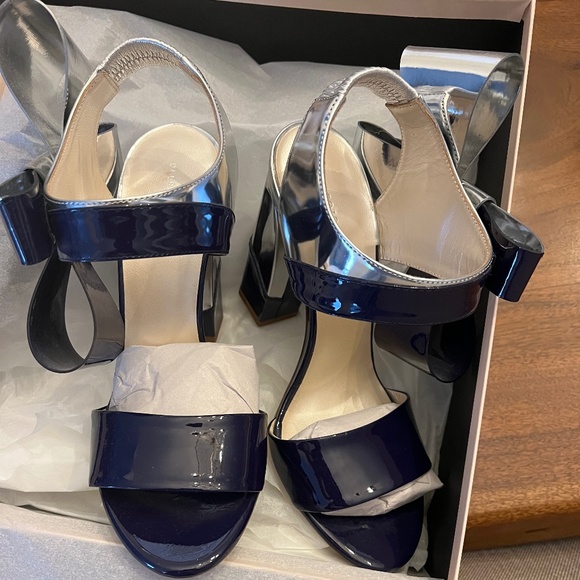 Brand New Deplozo Women Bow Patent Sandal - Picture 1 of 4
